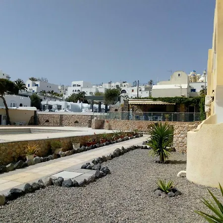 Blue Horizon * Fira (Santorini)